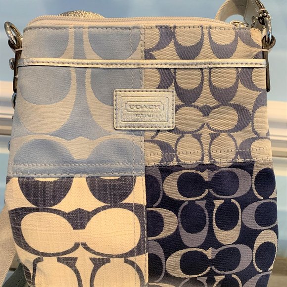coach messenger crossbody in signature jacquard